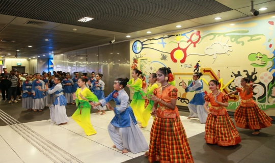 Malay cultural dance performance by Admiralty Primary School